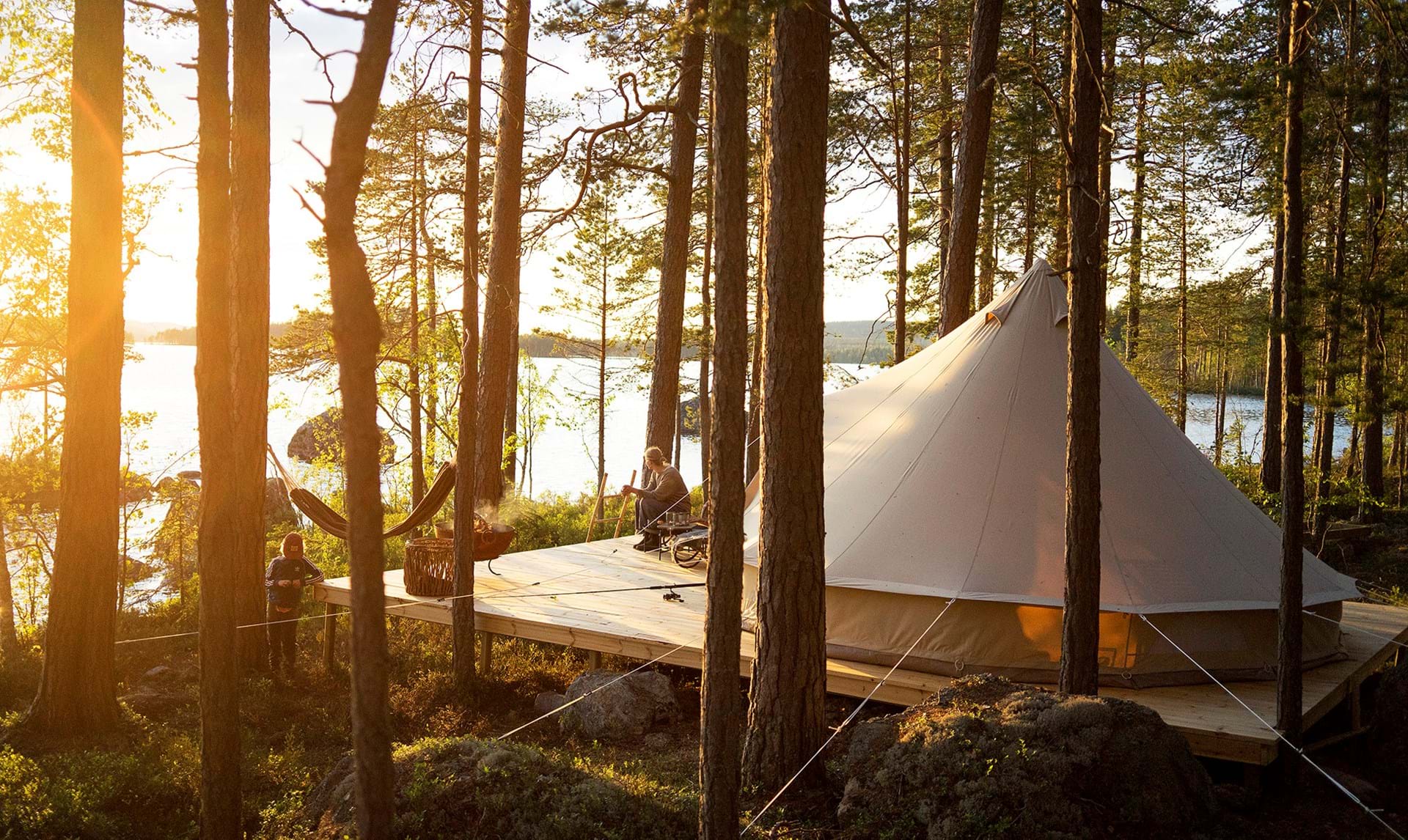 Glamping hitter: Her er 9 steder, du kan tage på en fed telttur