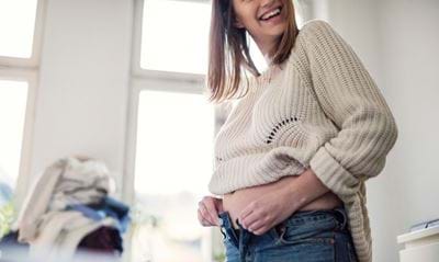 Gravid uge 8 (8+0-8+6): Strammer dine bukser nu? ALT.dk