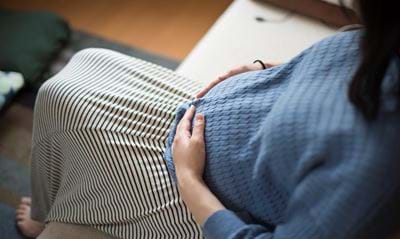 Se 14 typiske bekymringer gravid - få lægens svar her - ALT.dk
