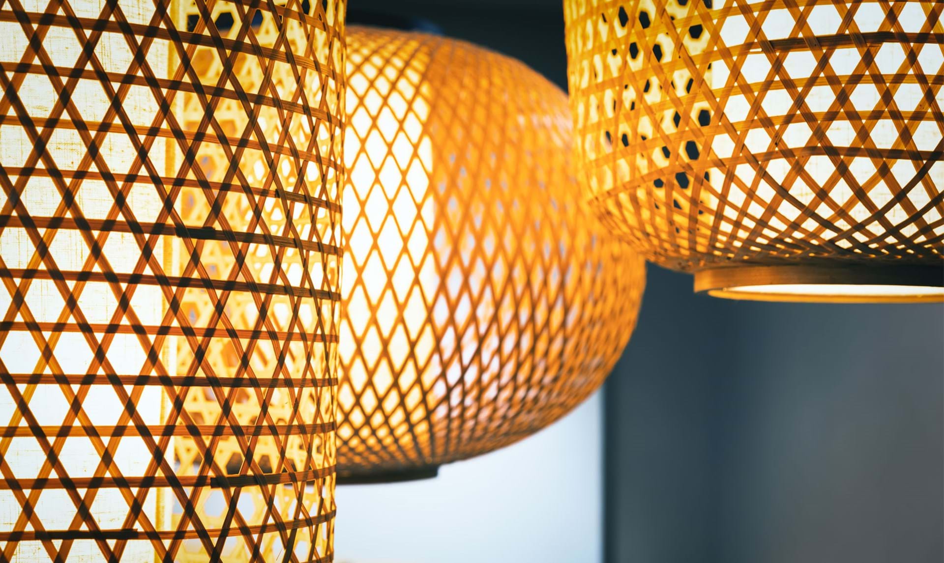 13 smukke lamper i naturmaterialer. Se de fine her - ALT.dk