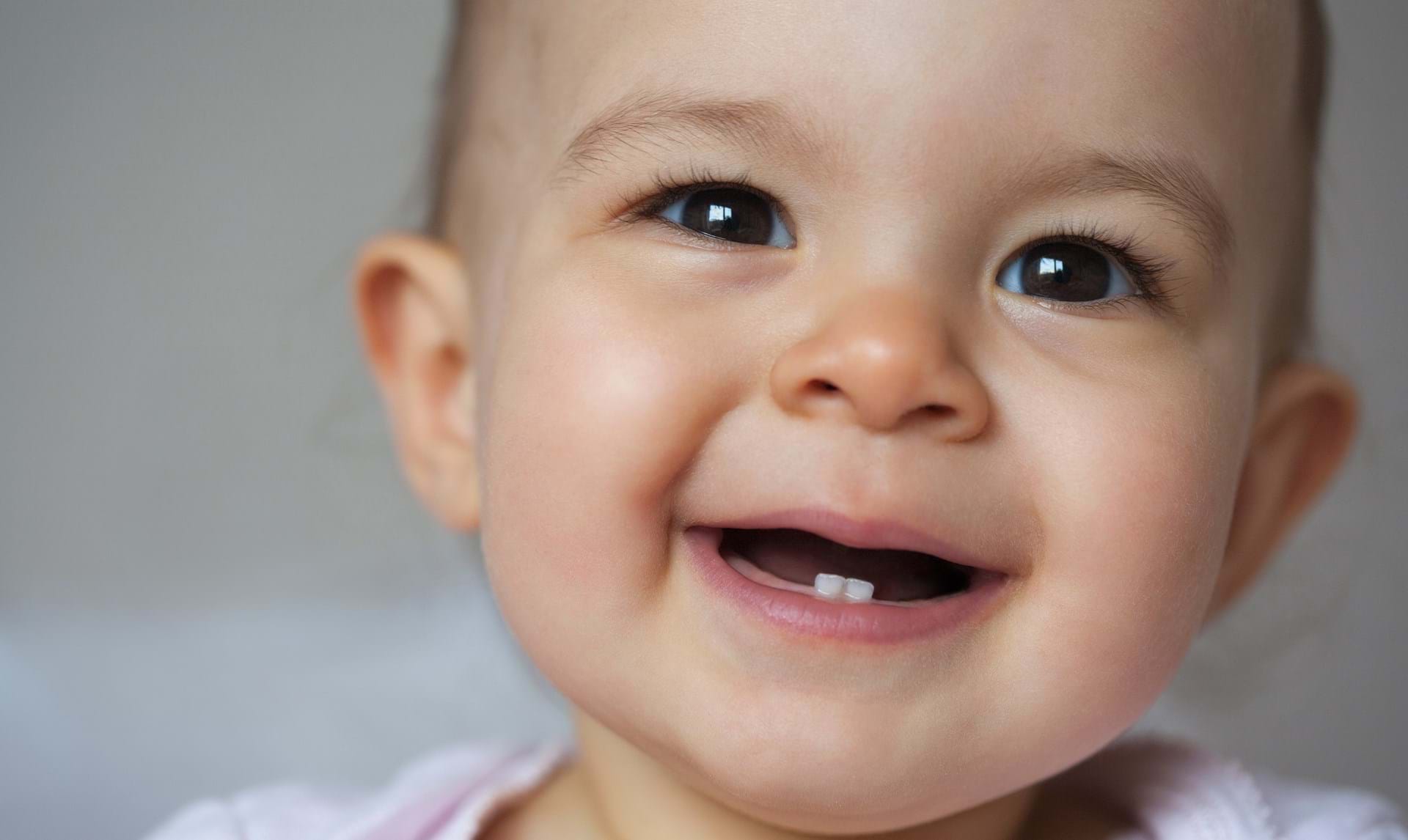Se her de råd, når babys første tænder gør ondt - ALT.dk