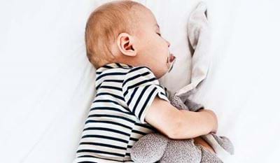 Driller babys Sådan hjælper du kærligt dit barn til søvn - ALT.dk