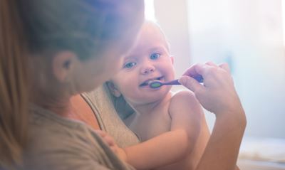 Læs 12 ting vide om dit barns tænder - ALT.dk