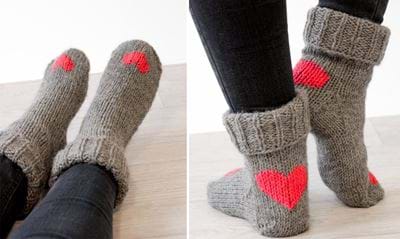 Strik selv: Dejlige sokker med hjerter - opskriften her -